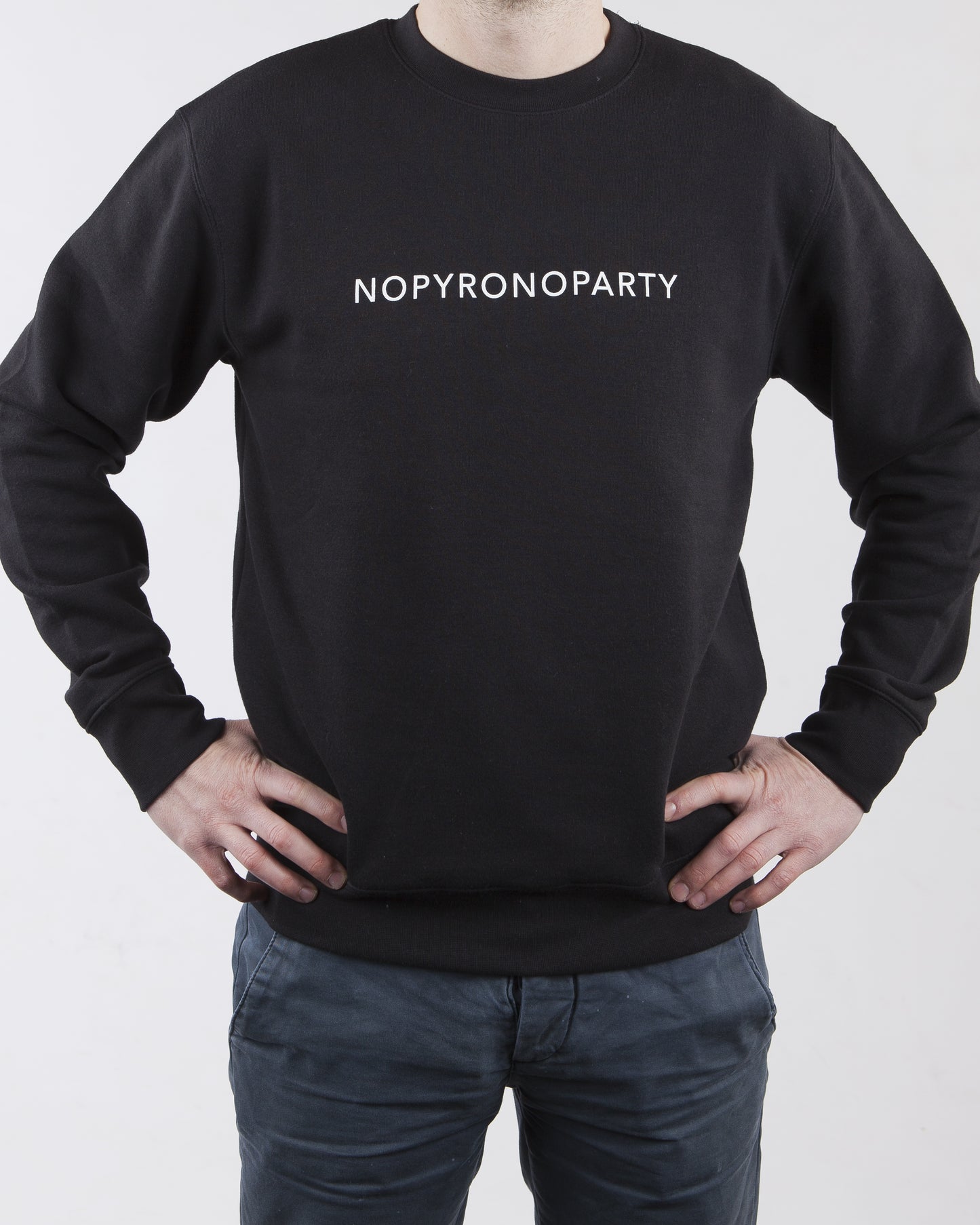 NOPYRONOPARTY (Black)
