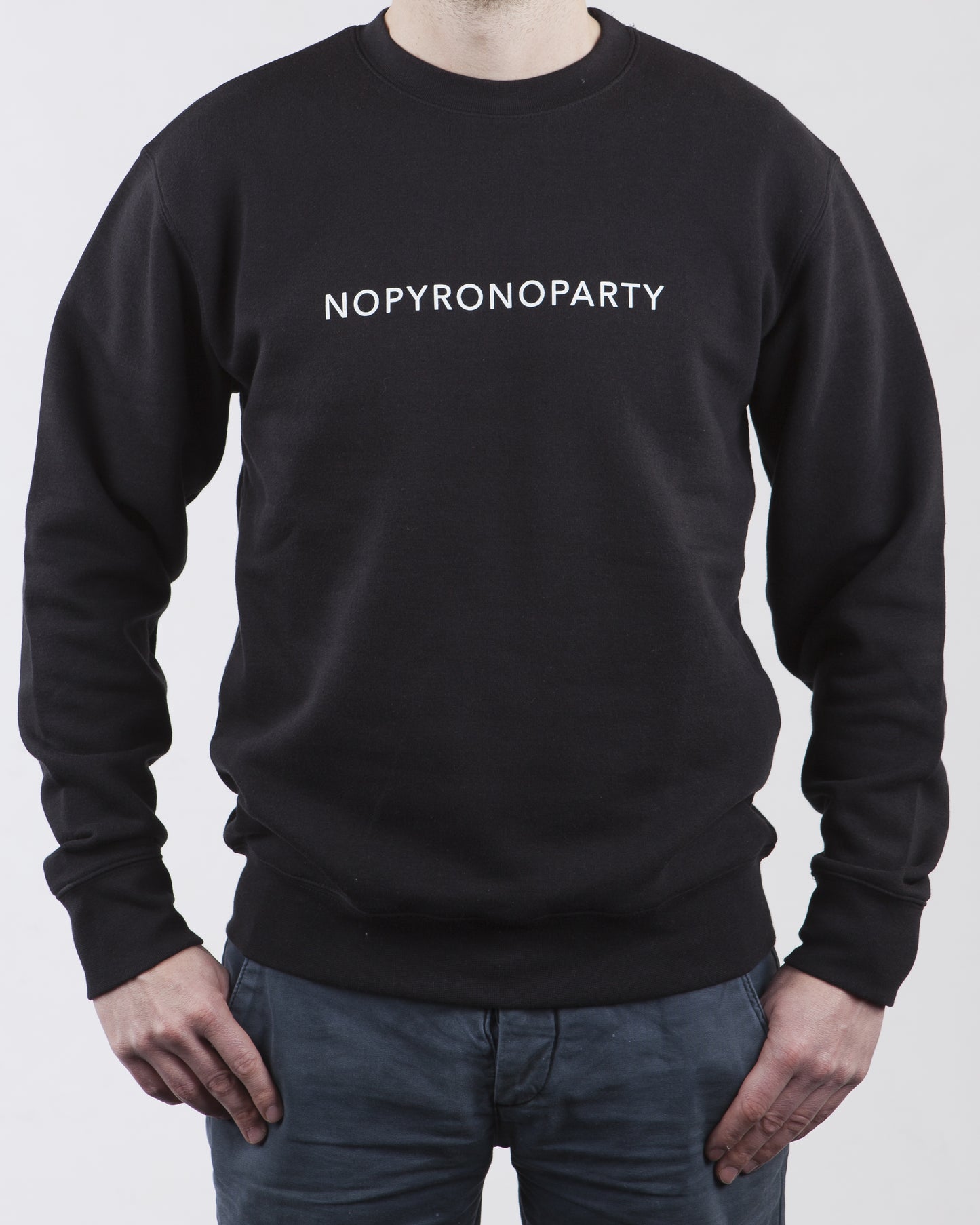 NOPYRONOPARTY (Black)