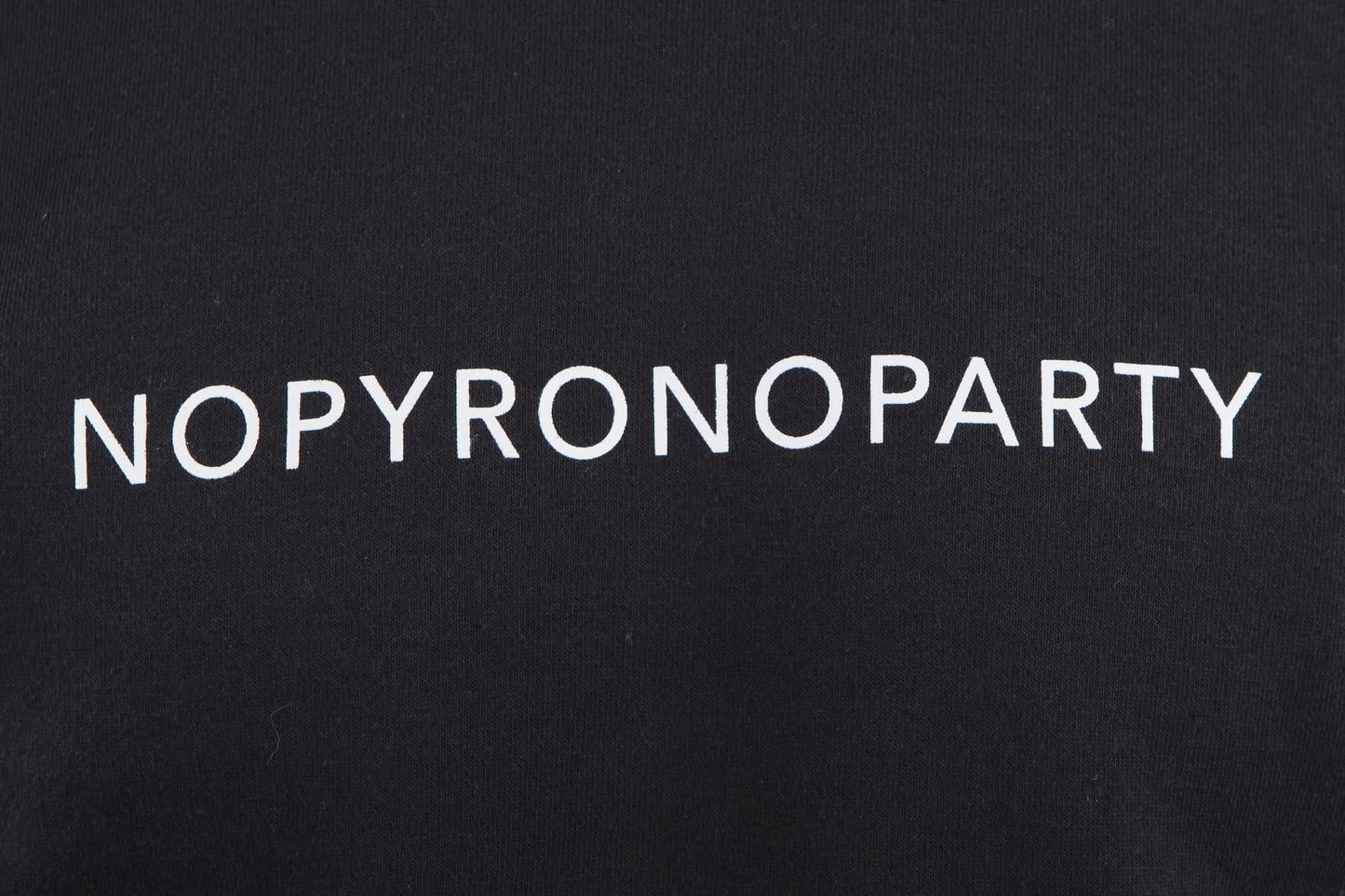 NOPYRONOPARTY (Black)